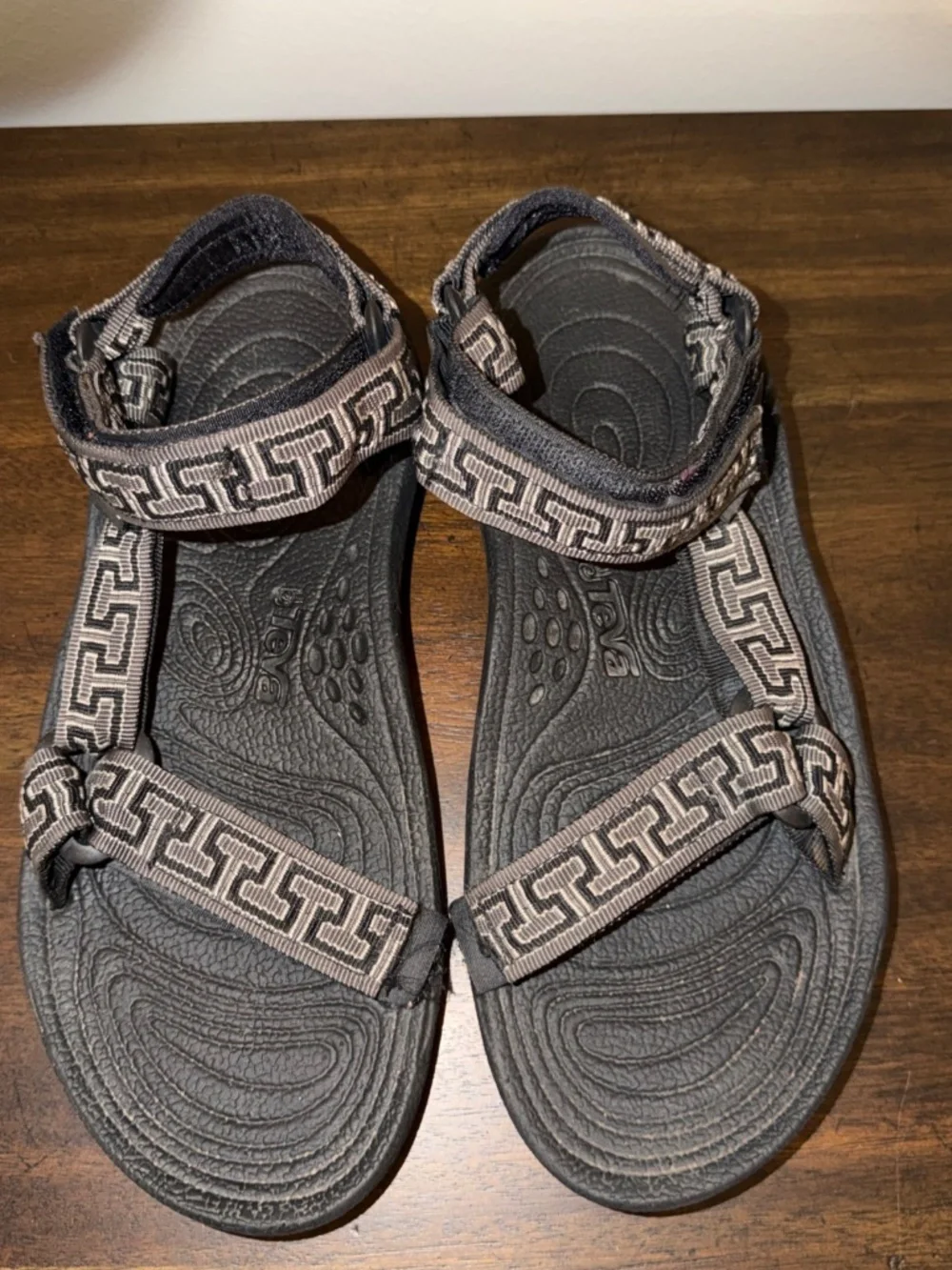 Teva Men’s Aztec Hiking Water Sandals Adjustable Gray Black Size 8